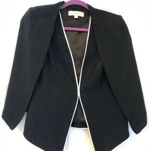 FindersKEEPERS Chic cape top